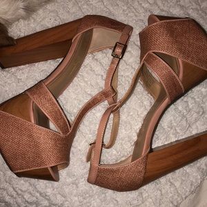 Chunky heel